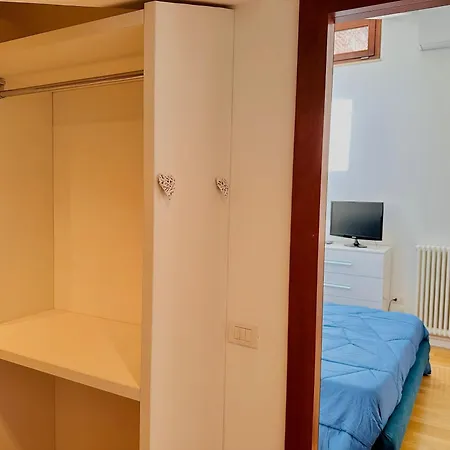 Daire Sisters' - Nel Centro Storico Con Terrazzo, Aria Condizionata E Vasca Da Bagno