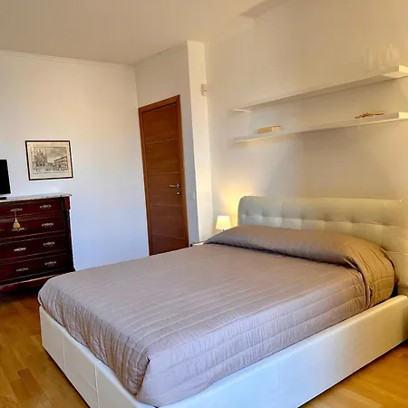 Sisters' - Nel Centro Storico Con Terrazzo, Aria Condizionata E Vasca Da Bagno Apartment *