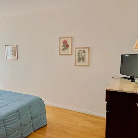 Апартаменти Sisters' - Nel Centro Storico Con Terrazzo, Aria Condizionata E Vasca Da Bagno