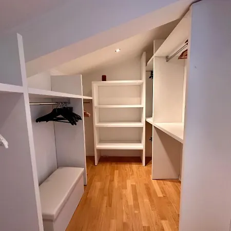 Sisters' - Nel Centro Storico Con Terrazzo, Aria Condizionata E Vasca Da Bagno