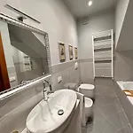 Sisters' - Nel Centro Storico Con Terrazzo, Aria Condizionata E Vasca Da Bagno Siena