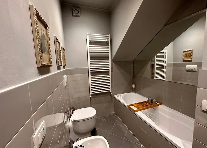 Sisters' - Nel Centro Storico Con Terrazzo, Aria Condizionata E Vasca Da Bagno * Σιένα